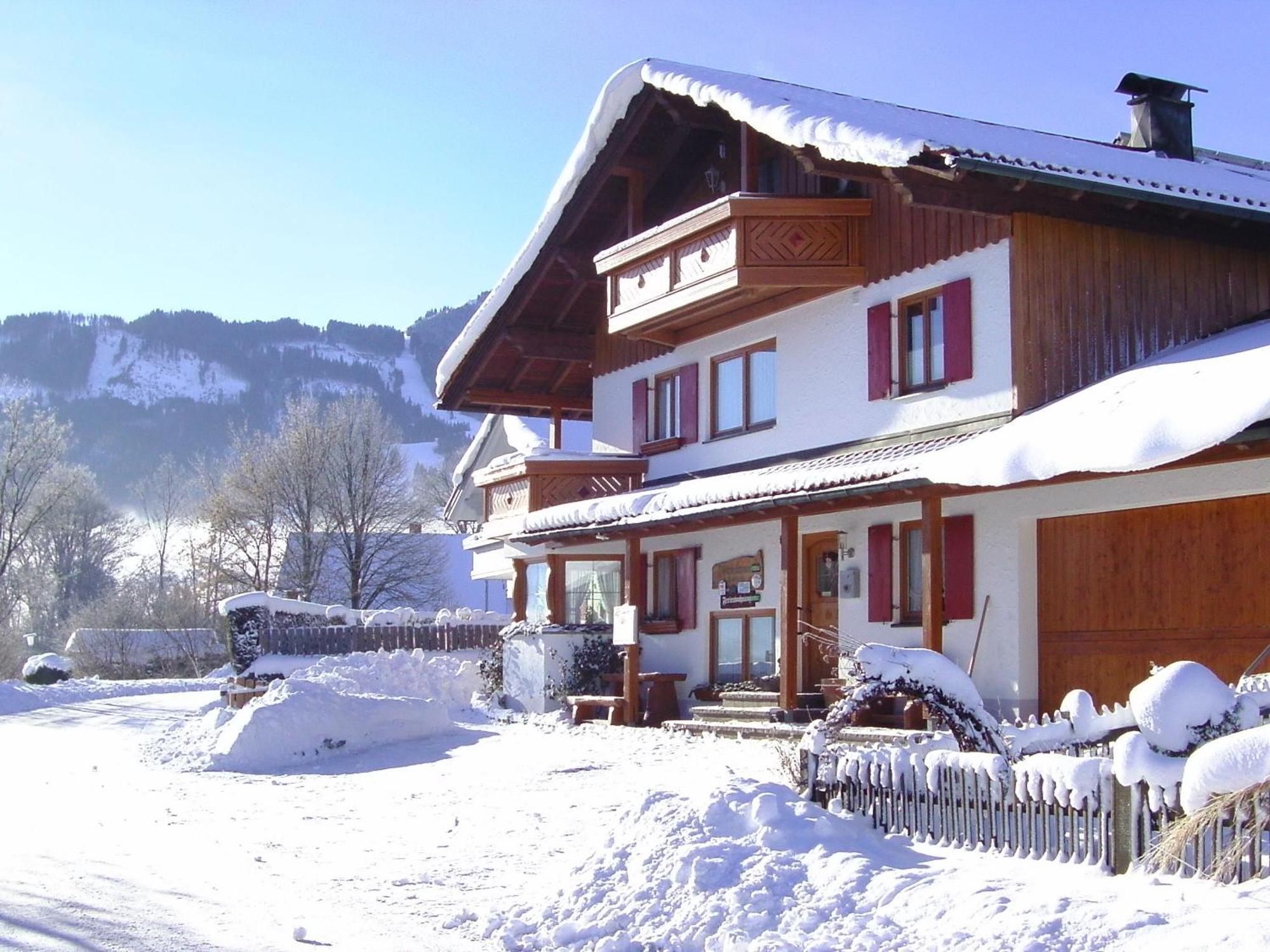 Gaestehaus Kerpf Inclusive Koenigscard ネッセルヴァンク エクステリア 写真